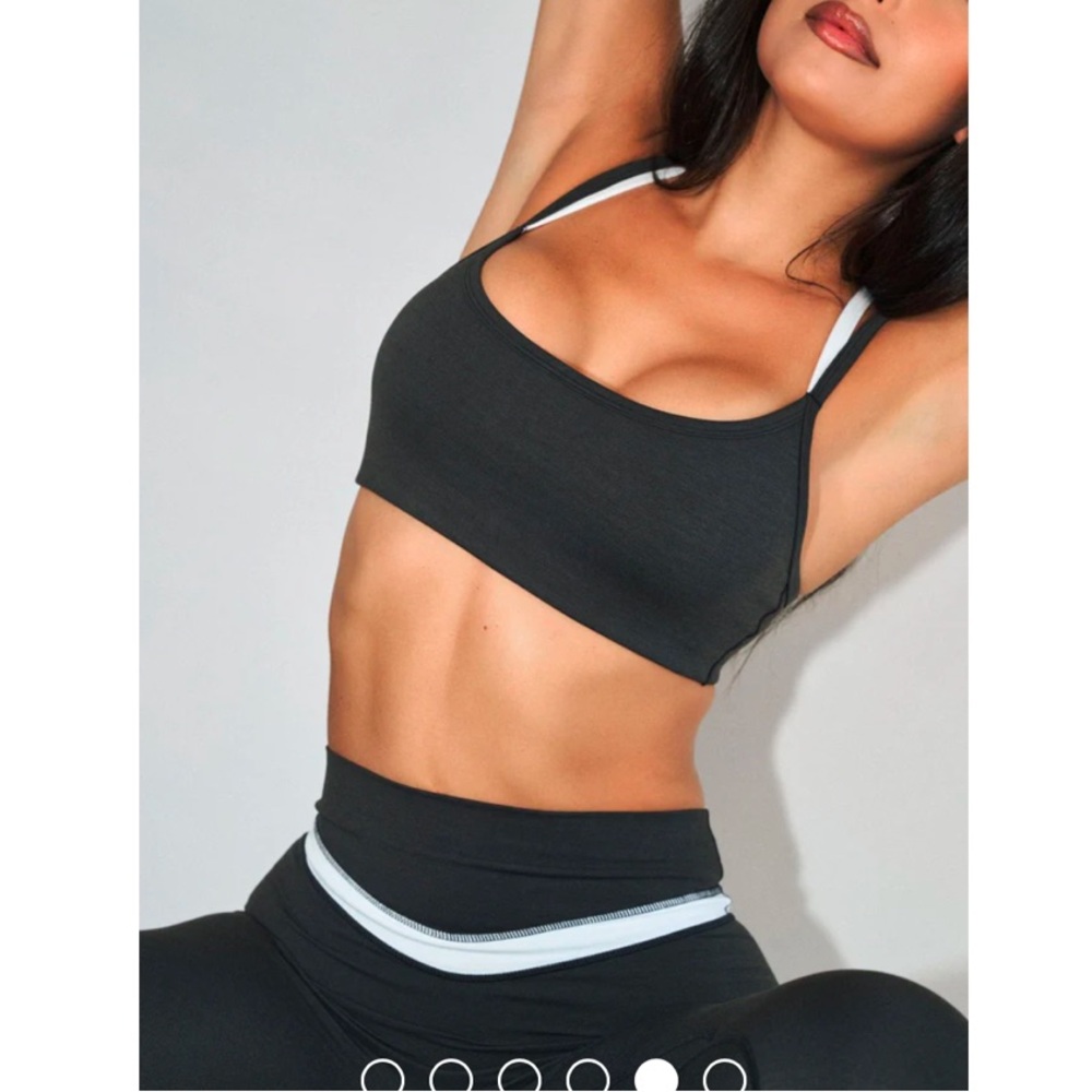 Vitality daydream tuxedo sports bra NWT